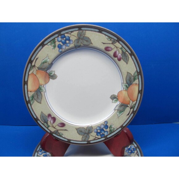 Mikasa Intaglio Garden Harvest Set of 3 True Bread Plates 6 3/4" EUC - Picture 2 of 12